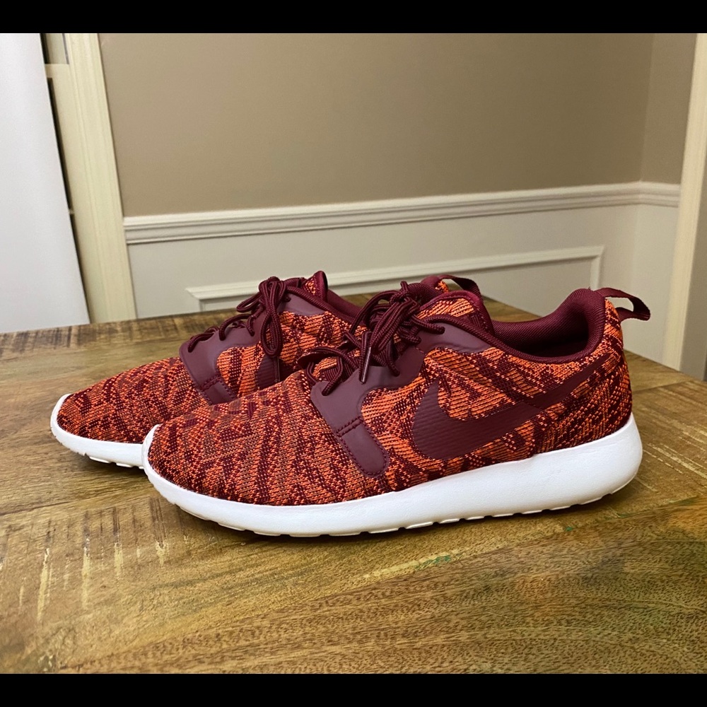 Nike Roshe Sneakers